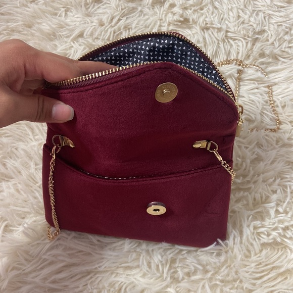 Altar’s State Velvet Clutch - Picture 5 of 5